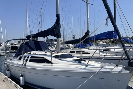 Hunter  Yacht For Sale