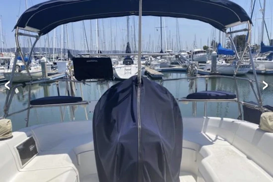 Hunter  Yacht For Sale