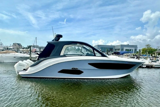 Sea Ray 37 Sundancer 370 OB Yacht For Sale