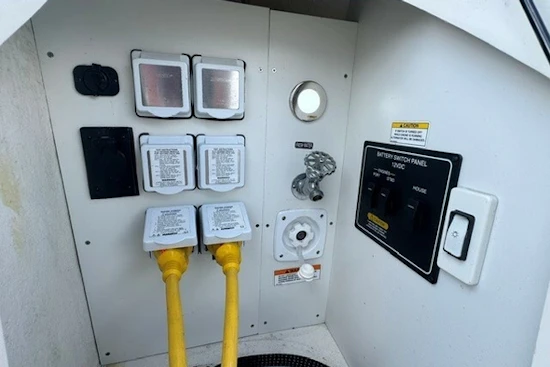 Sea Ray 320 Sundancer Yacht For Sale