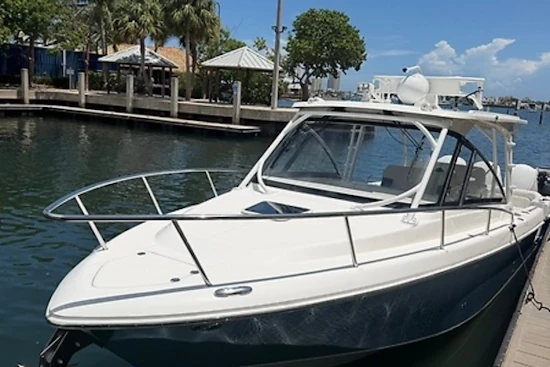 Everglades 360LXC Yacht For Sale