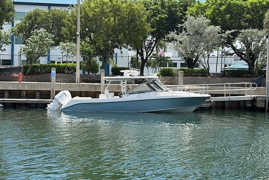 Everglades 360LXC Yacht For Sale