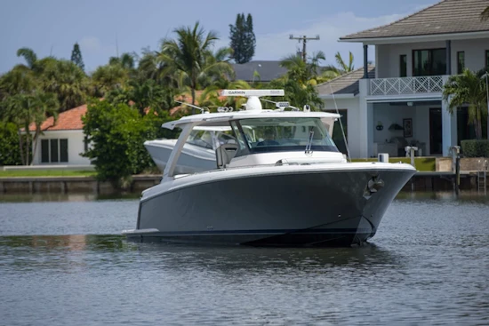 Tiara Yachts 38LS Yacht For Sale