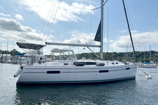 Catalina 425 Yacht For Sale