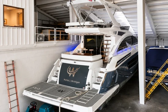 Cruisers 60 FLY Yacht For Sale