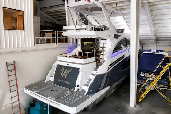 Cruisers 60 FLY Yacht For Sale