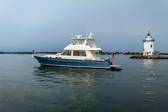 Hunt Yachts 56 Flybridge Yacht For Sale