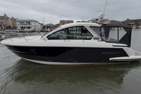 Monterey 360 Sport-Coupe Yacht For Sale