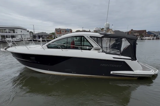Monterey 360 Sport-Coupe Yacht For Sale