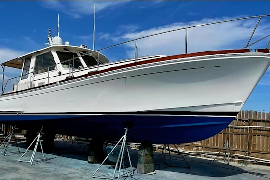 Grand Banks Eastbay 43 HX SX Yacht For Sale