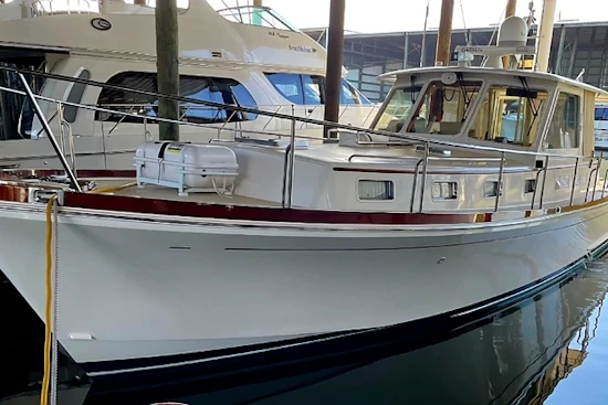 Grand Banks Eastbay 43 HX SX Yacht For Sale