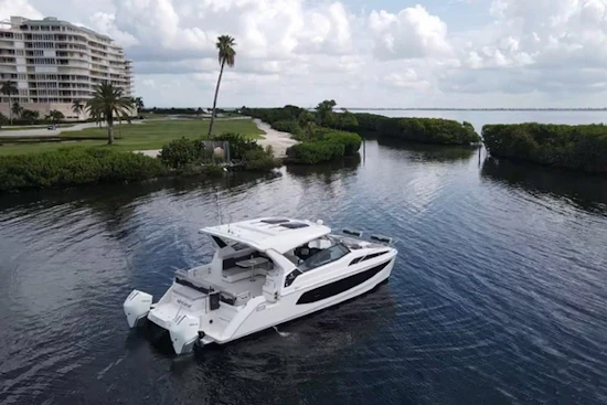 Aquila 36 Sport Yacht For Sale