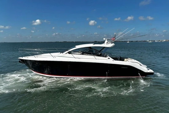 Pursuit SC 365i Sport Coupe Yacht For Sale