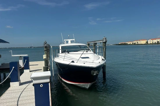 Pursuit SC 365i Sport Coupe Yacht For Sale