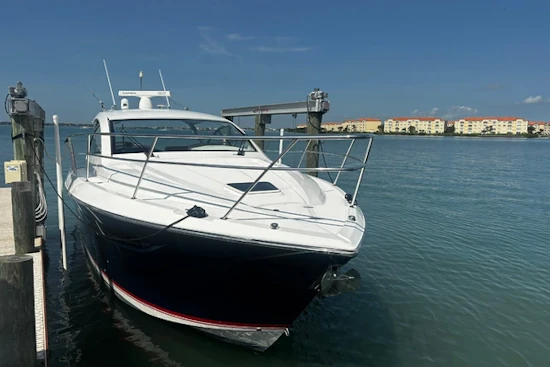 Pursuit SC 365i Sport Coupe Yacht For Sale