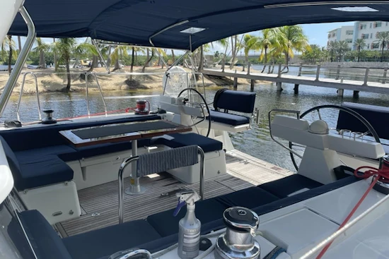 Beneteau SENSE 55 Yacht For Sale