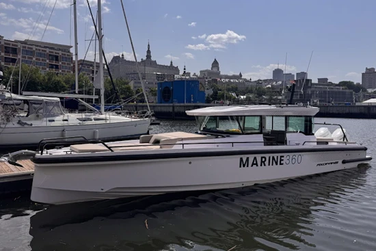 Axopar 37 XC Cross Cabin Yacht For Sale