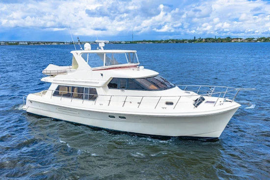 Hampton 558 Pilothouse Yacht For Sale