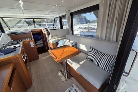 Beneteau Swift Trawler 30 Yacht For Sale