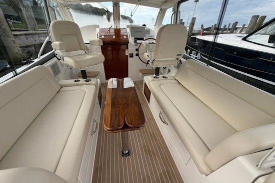 MJM 35 Yacht For Sale