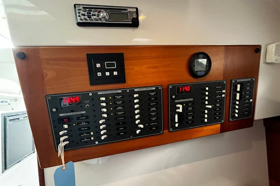 Back Cove 33 Yacht For Sale