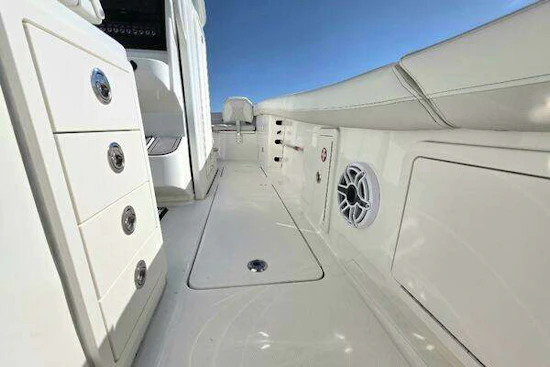 World Cat  Yacht For Sale