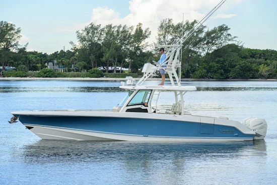 Boston Whaler 380 Outrage Yacht For Sale