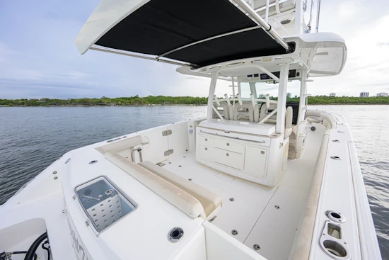 Boston Whaler 380 Outrage Yacht For Sale