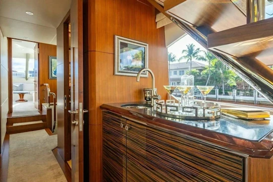 Ocean Alexander Sky Lounge Yacht For Sale