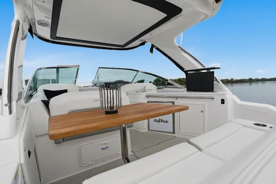 Regal 33 Express Yacht For Sale
