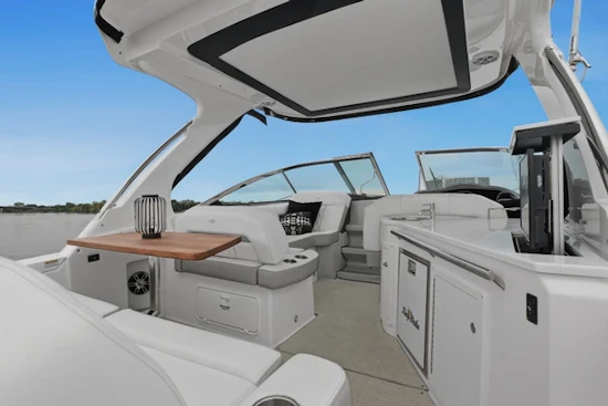 Regal 33 Express Yacht For Sale