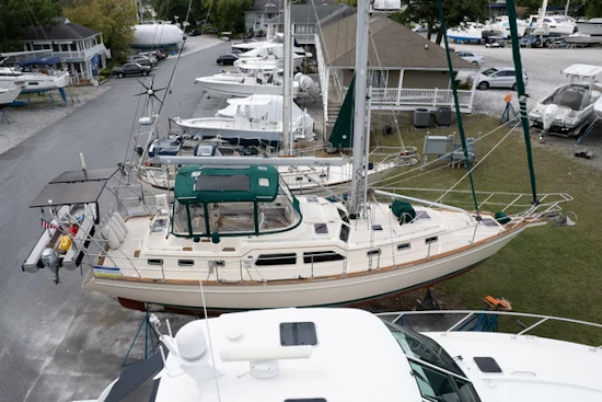 Island Packet 445 Yacht For Sale