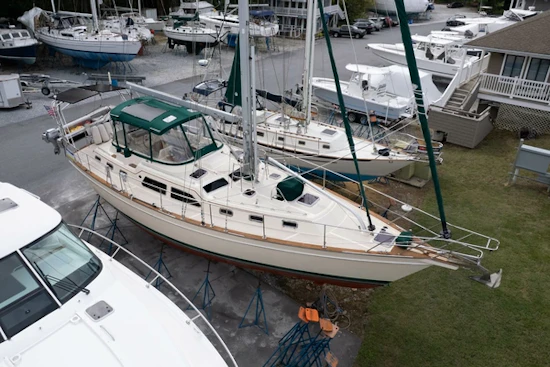 Island Packet 445 Yacht For Sale