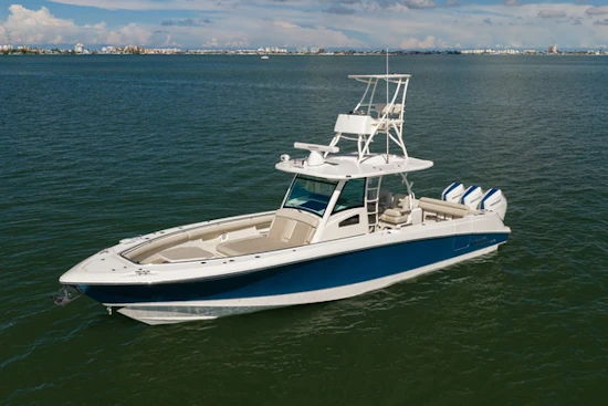 Boston Whaler 370 Outrage Yacht For Sale