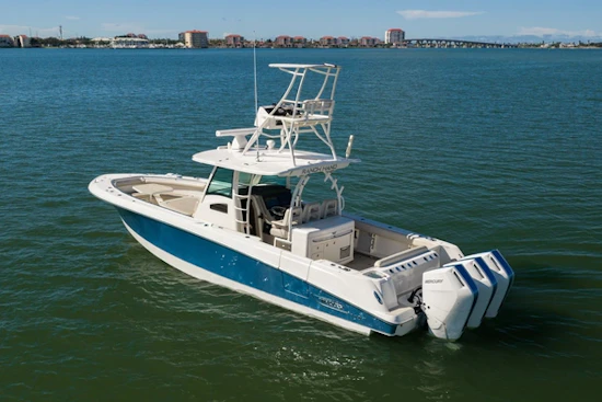 Boston Whaler 370 Outrage Yacht For Sale