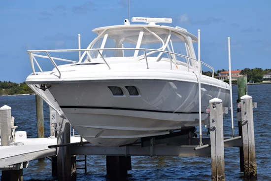 Intrepid 390 Sport Yacht Yacht For Sale