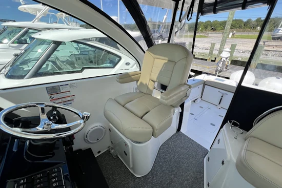 Pursuit 385 Offshore Yacht For Sale