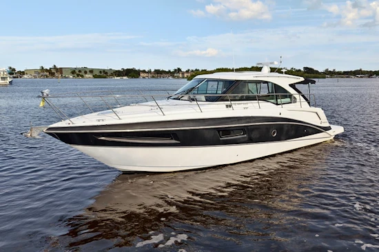 Cruisers Yachts  Yacht For Sale