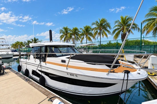 Jeanneau NC 1095 Yacht For Sale