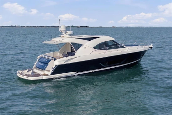 Riviera 4400 Sport Yacht Yacht For Sale