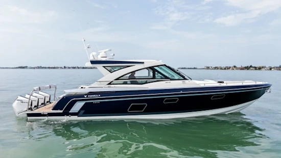 Formula 430 Super Sport Crossover Yacht For Sale