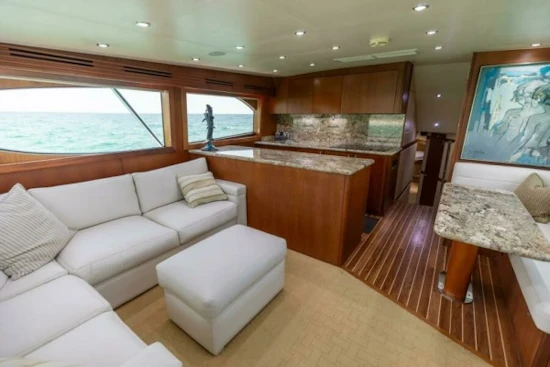 Hatteras 60 Convertible Yacht For Sale