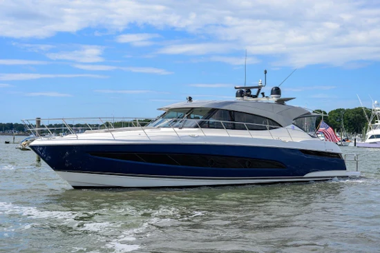 Riviera 5400 Sport Yacht Yacht For Sale