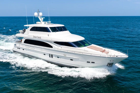 Horizon 82 Skylounge Yacht For Sale