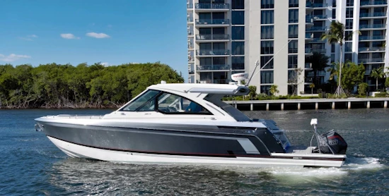 Formula 380 Super Sport Crossover Yacht For Sale