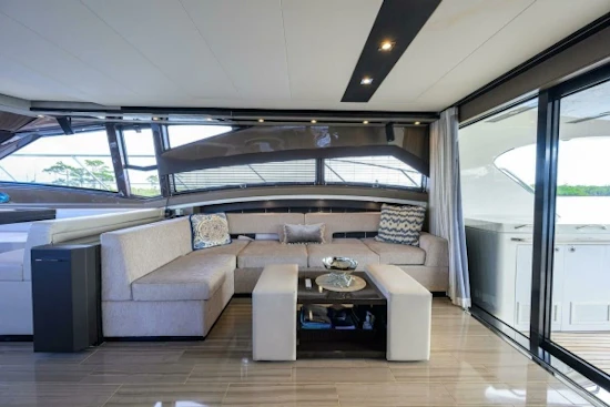Marquis 660 Sport Yacht Yacht For Sale