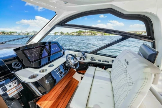 Sea Ray 370 Sundancer Yacht For Sale