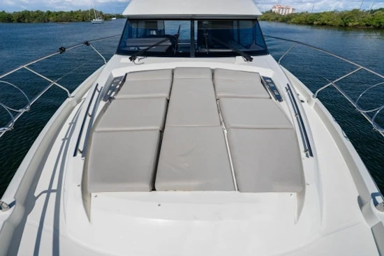Prestige 460 Flybridge Yacht For Sale