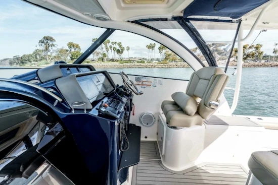Pursuit 385 Offshore Yacht For Sale