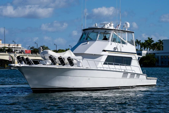 Hatteras 65 Convertible Yacht For Sale